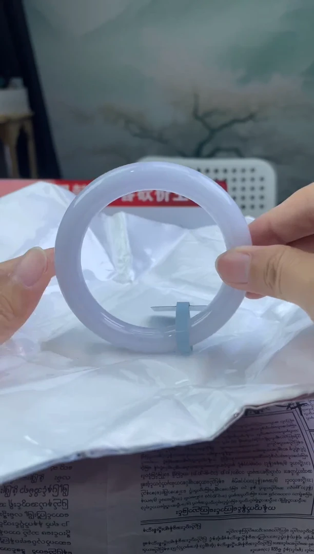 翡翠手镯未镶嵌翡翠手镯