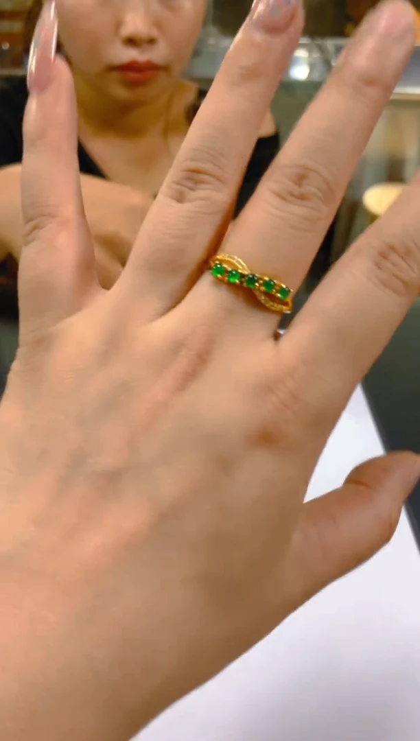 翡翠戒指未镶嵌多样性发一