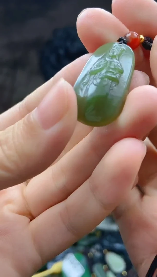 颈饰未镶嵌和田玉1