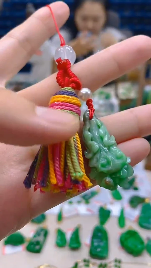 颈饰未镶嵌翡翠新号开播 全场乱卖