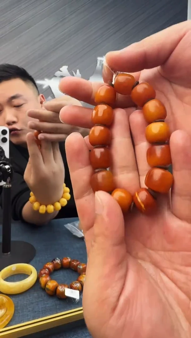 蜜蜡未镶嵌珠宝奇石假一罚十微瑕，36多16样性发其一