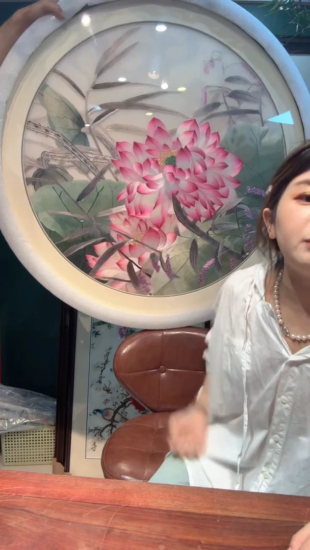 刺绣开****?非遗苏绣手工刺绣精品荷花胡桃木多瓣荷花