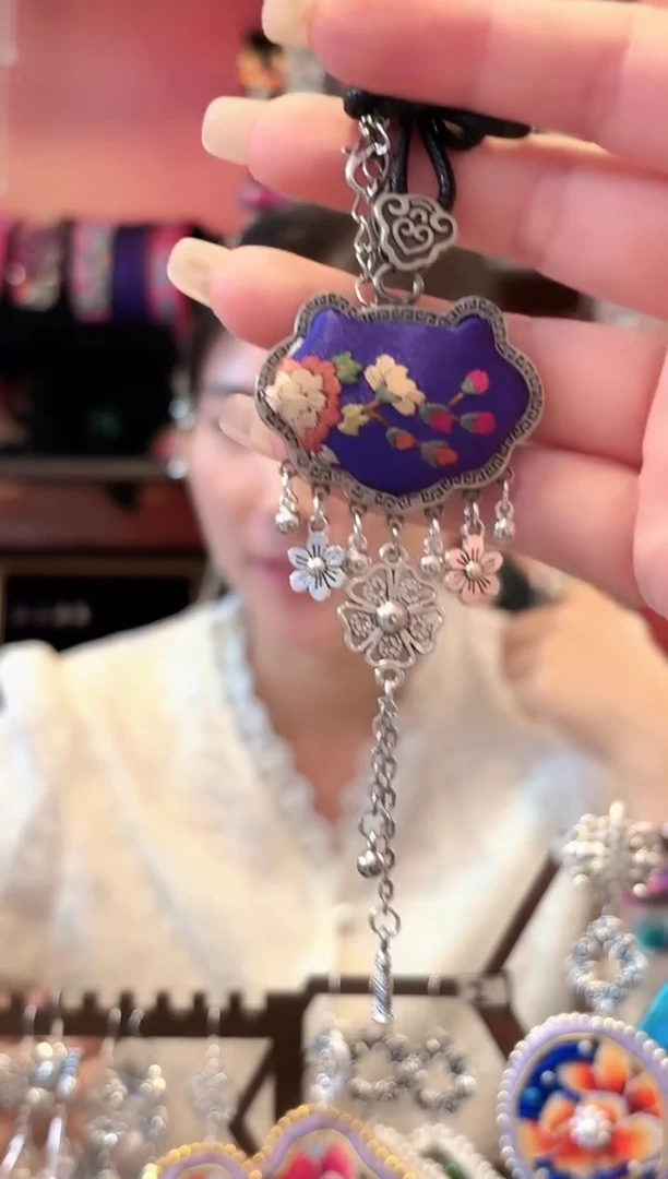 织绣云织谣民族风精美饰品  462
