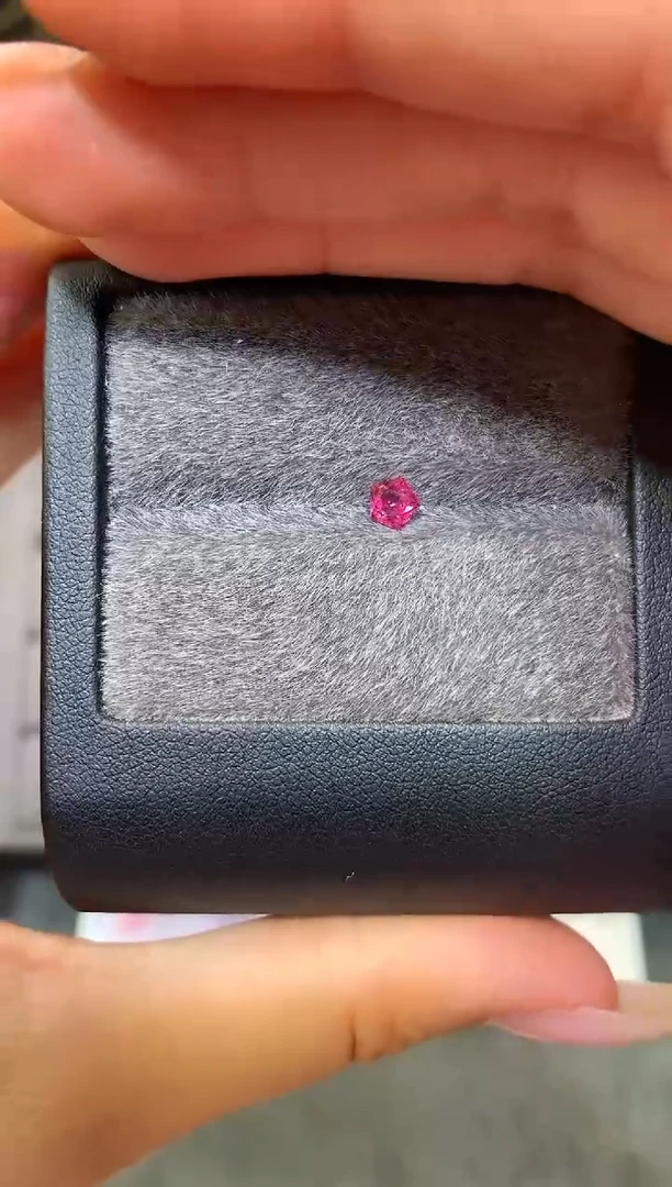 裸石尖晶石五角切 粉色调 0.41ct