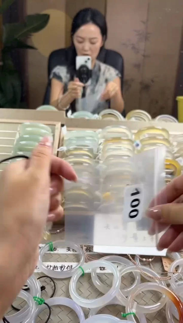 手镯玛瑙/玉髓未镶嵌100