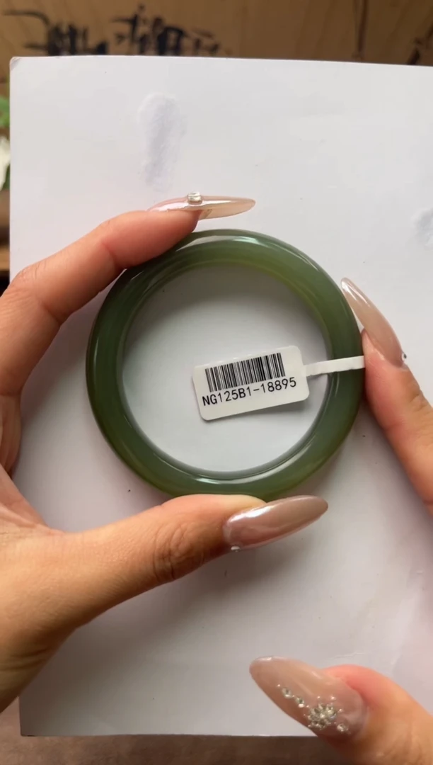 未镶嵌手镯和田玉55