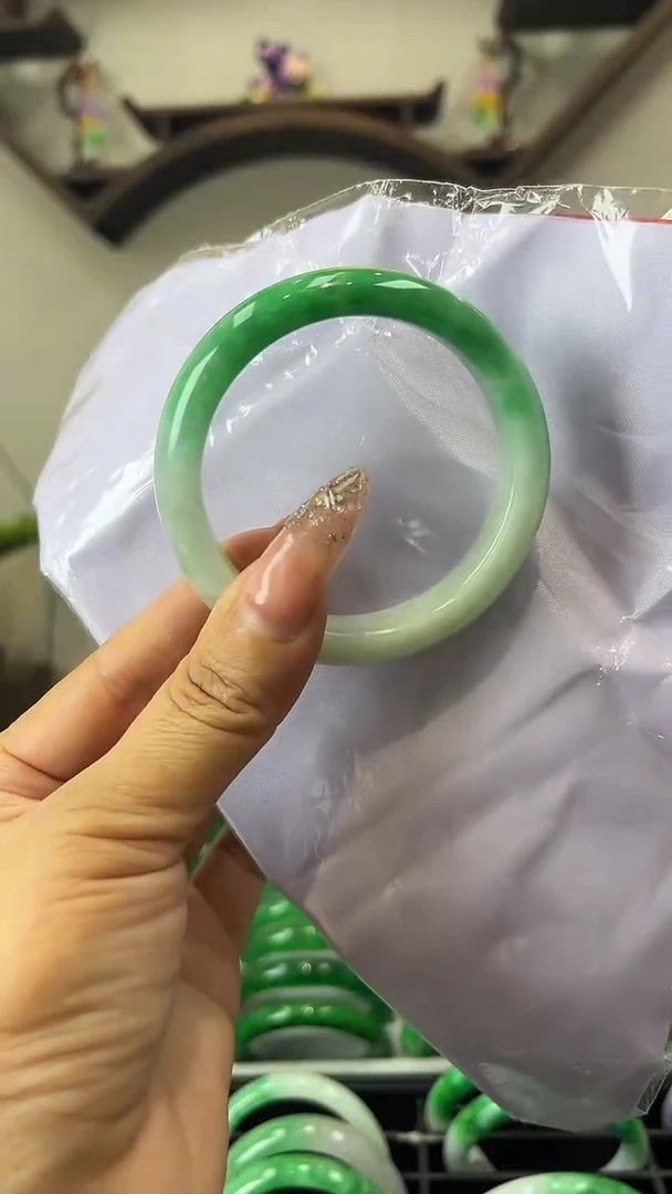 【闪购商品】砖雕h34 圈口53.7 独货手镯