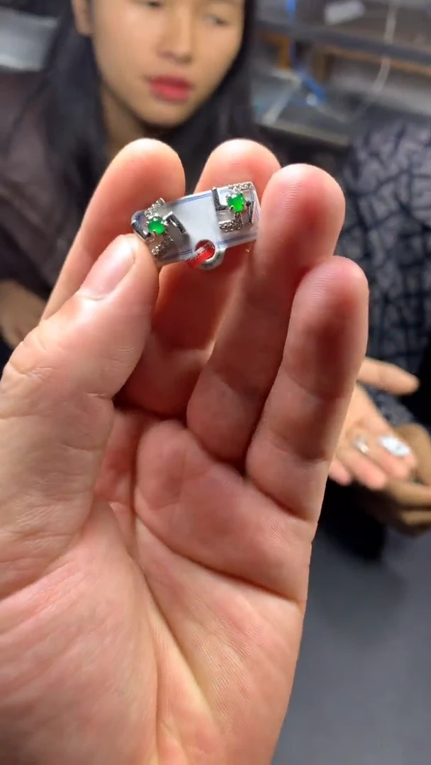 【闪购商品】翡翠耳饰未镶嵌0698921646/多样性发一