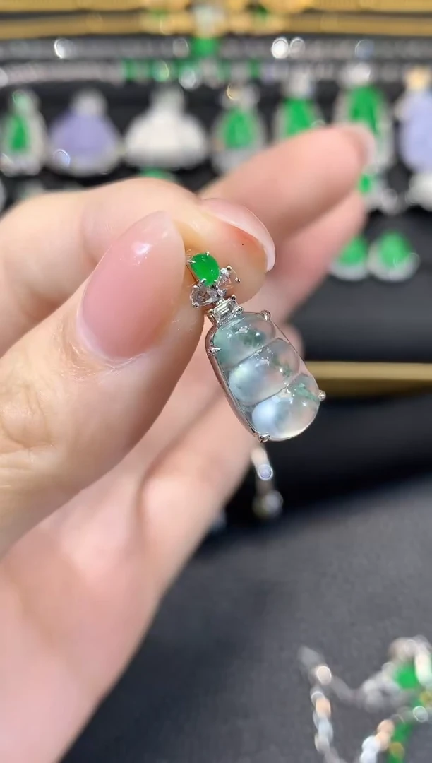 吊坠(不含链)18K金镶嵌翡翠C21