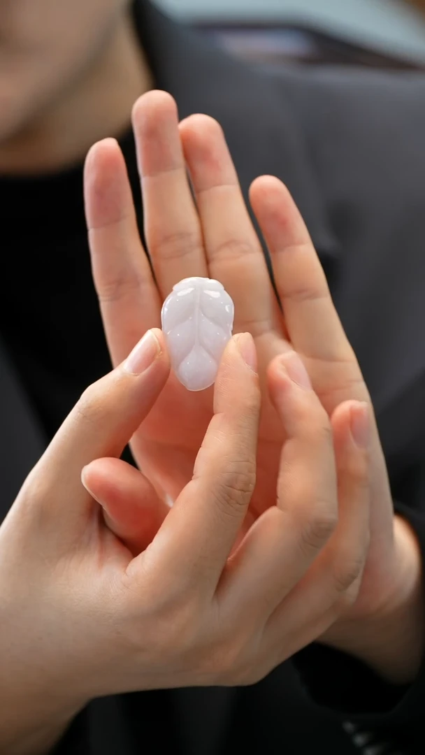 颈饰未镶嵌翡翠叶子