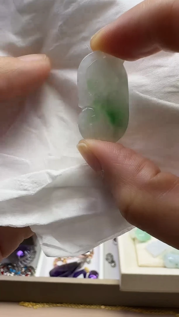 吊坠(不含链)未镶嵌翡翠吊坠(不含链) 未镶嵌 翡翠