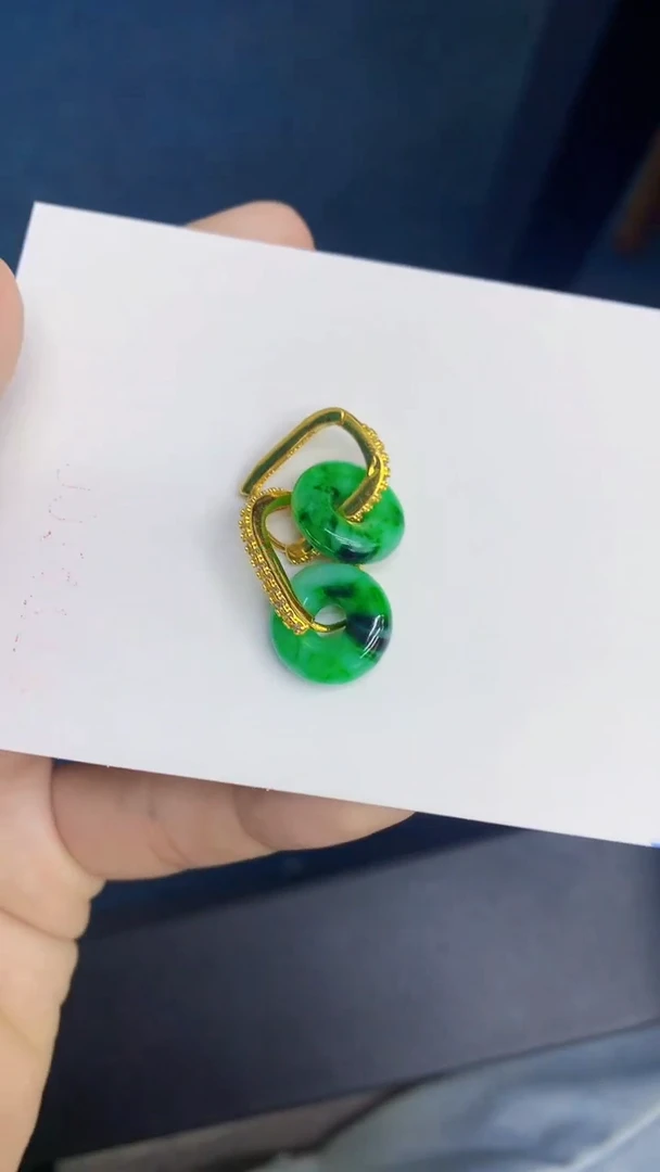 翡翠未镶嵌吊坠(不含链)1
