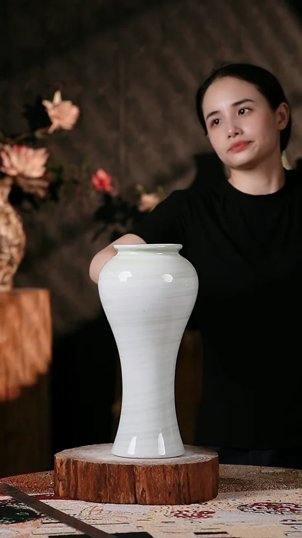 摆件景德镇高温陶瓷花器（口径10高度32)