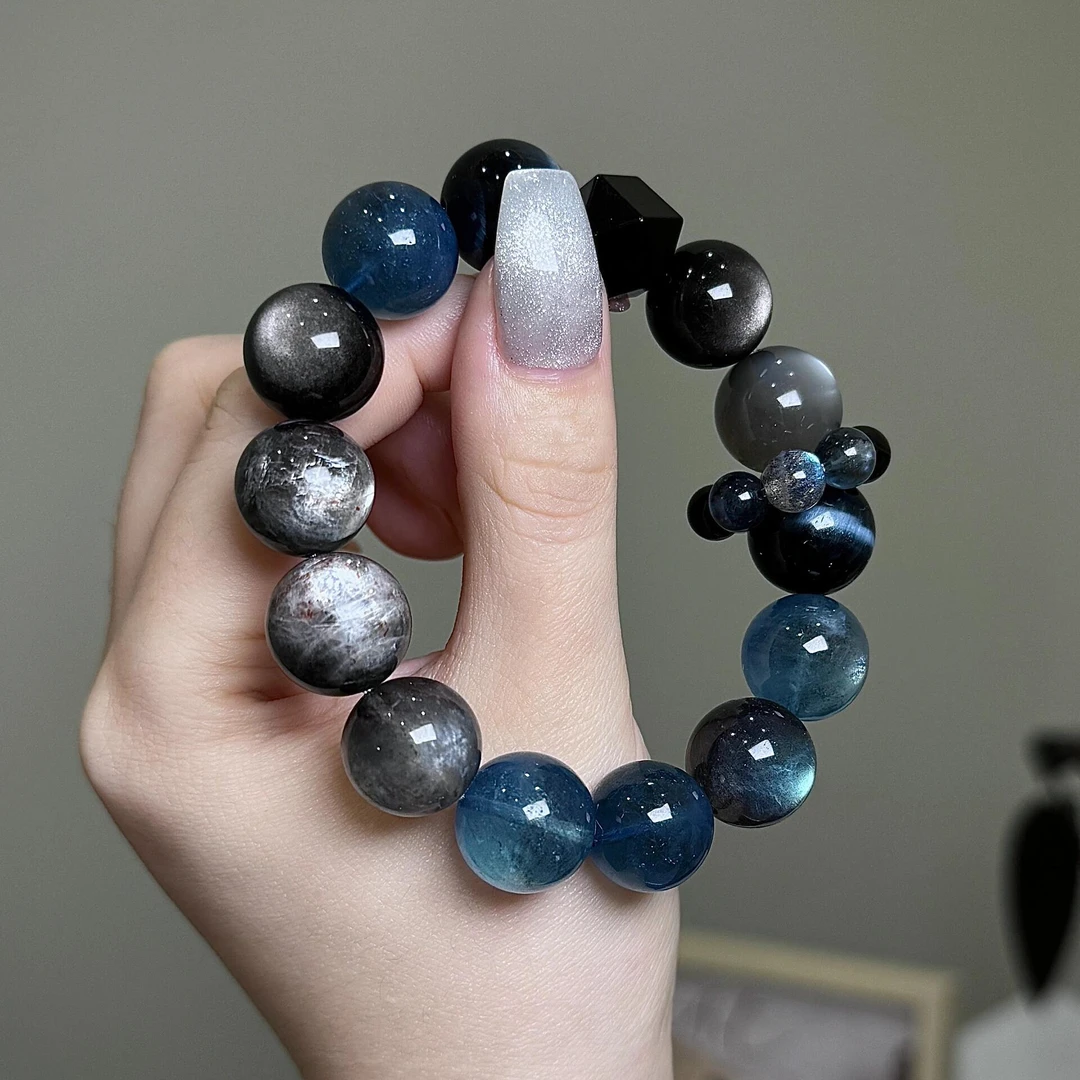 海蓝宝石（处理）高级感黑爆闪魔鬼蓝海蓝宝猫眼星光手串多样性发一
