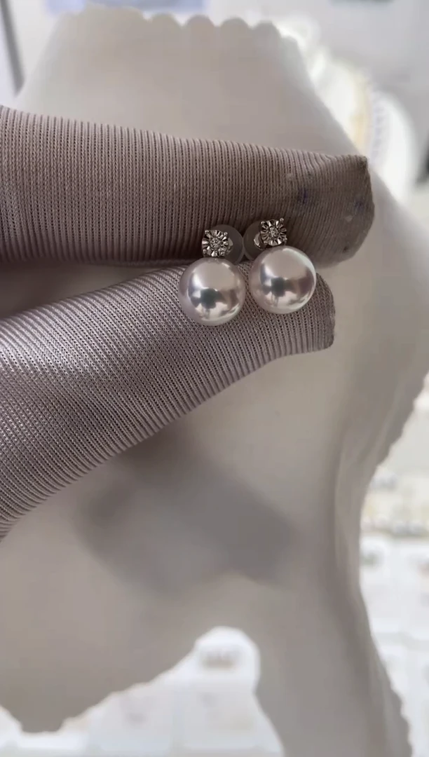 18K金镶嵌耳饰海水珍珠特选戴妃耳饰