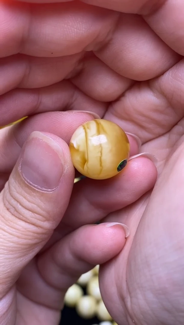 未镶嵌琥珀裸石月.  11/16.6mm