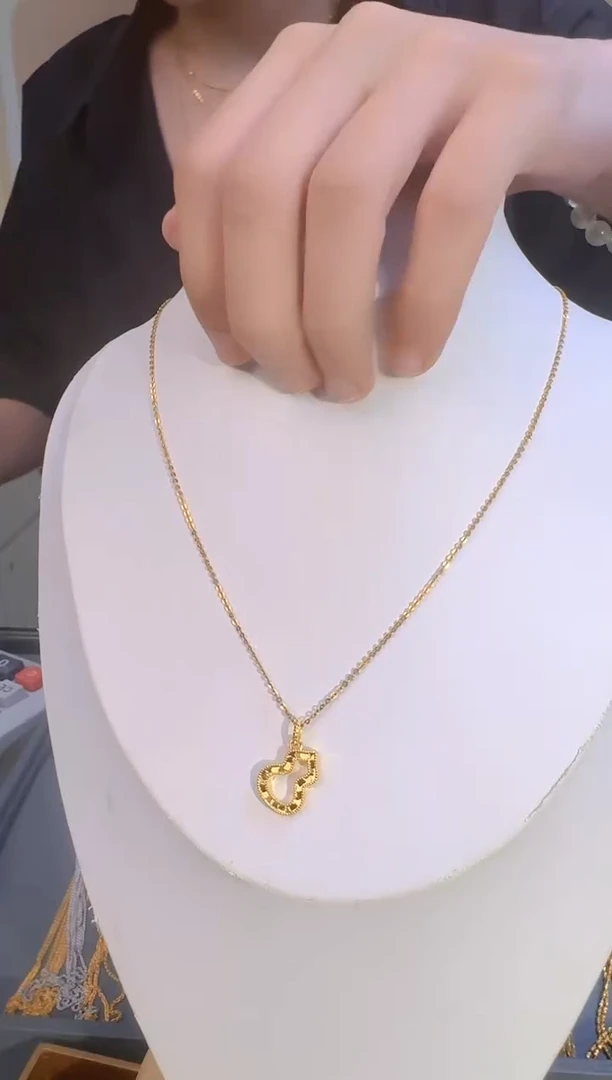 龙鳞镂空葫芦吊坠0.4g（多样性发货）