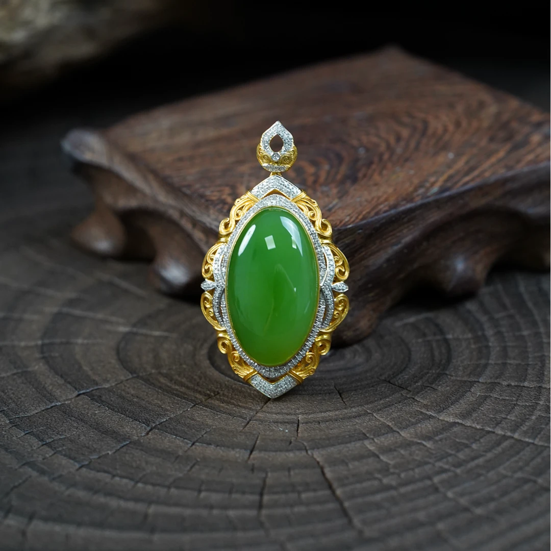 【石缘居珠宝】18K金镶嵌和田玉碧玉清新脱俗苹果绿鸽子蛋吊坠C35-7