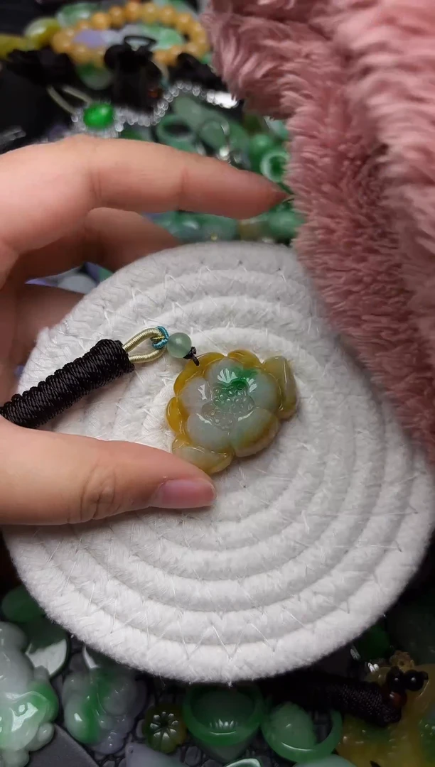 颈饰未镶嵌翡翠缅甸翡翠吊坠