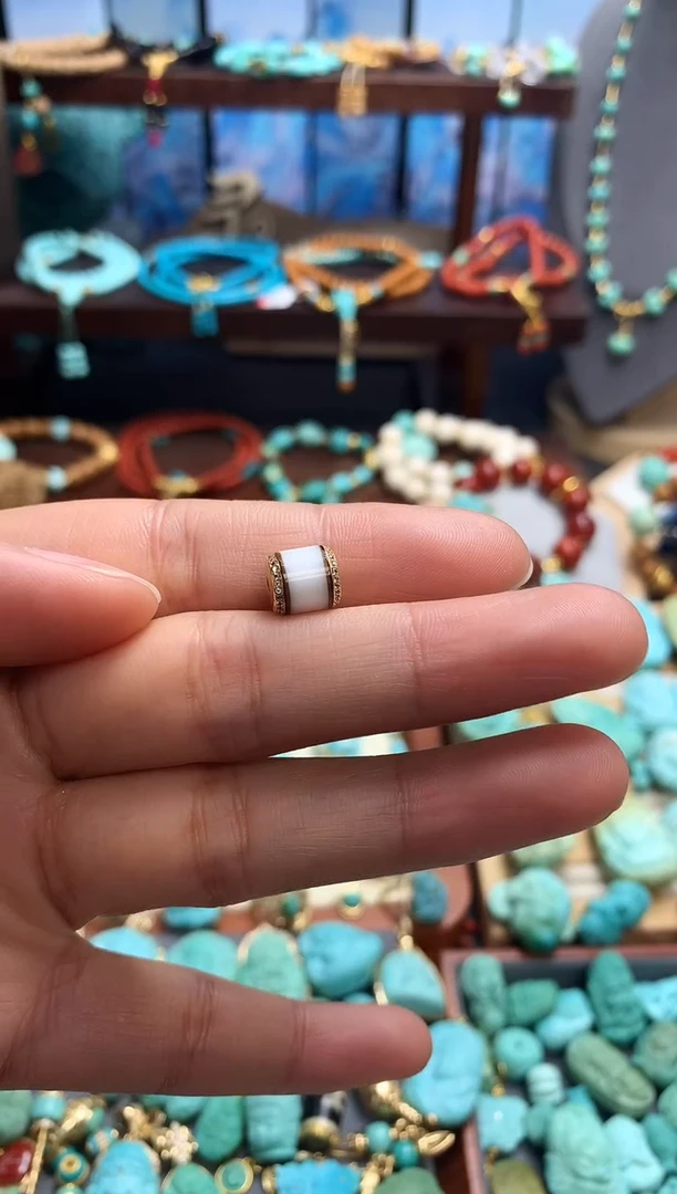 18K金镶嵌玛瑙/玉髓珠宝半成品一线配珠