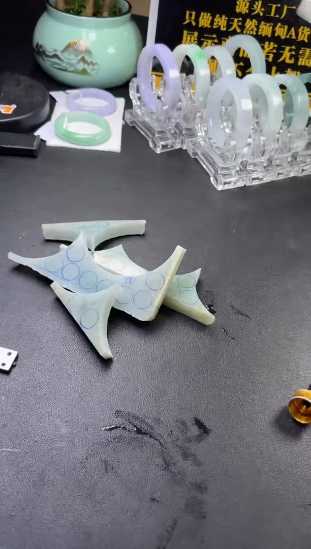 翡翠把件未镶嵌边角