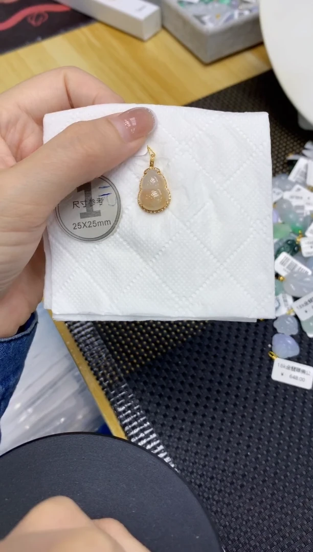 颈饰18K金镶嵌翡翠1111111