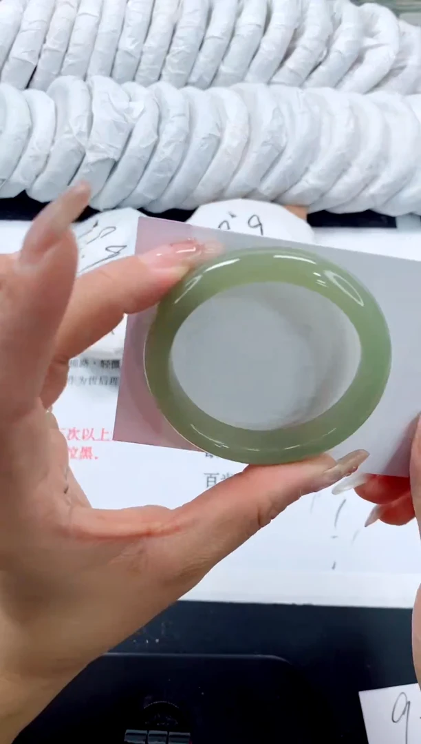 未镶嵌手镯石英质玉33-50.3