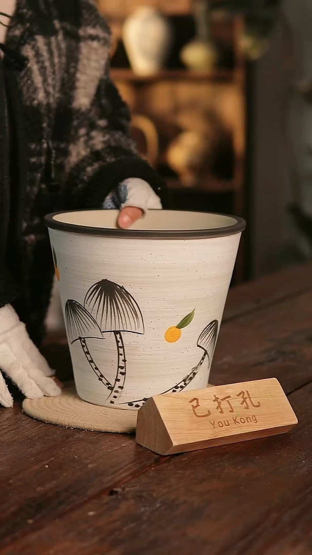 摆件14-62高21口21误差2已打孔