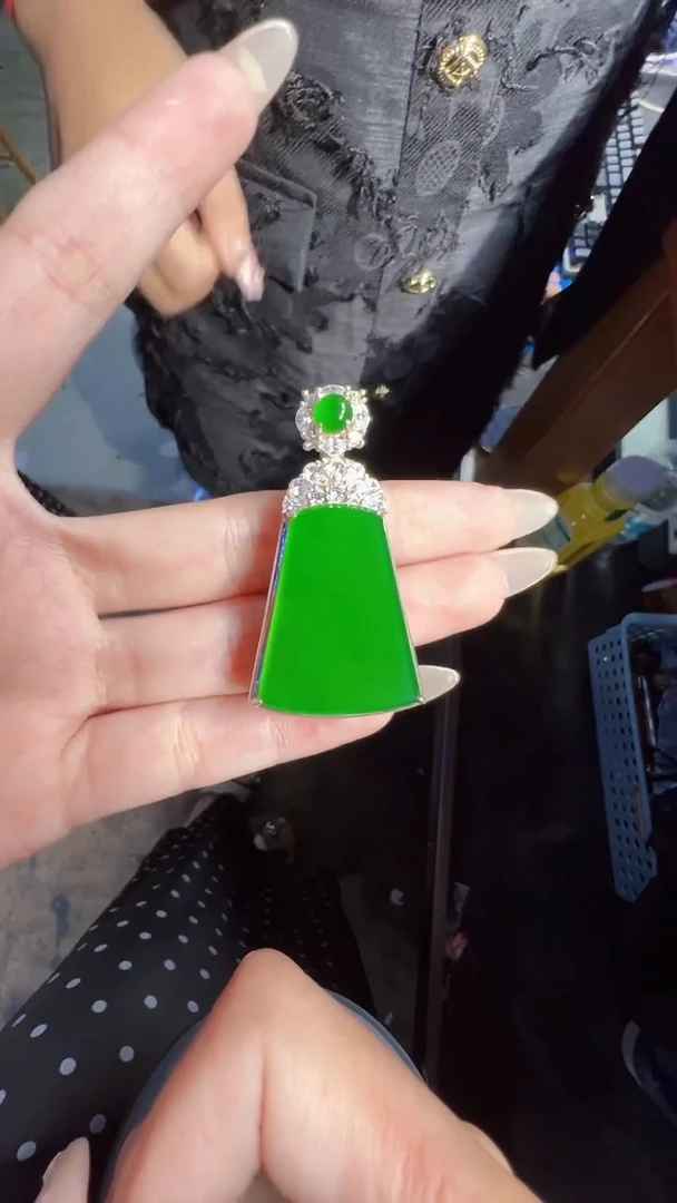 未镶嵌定制翡翠翡翠A货有轻微色差属于正常现象无事牌多样性发货1