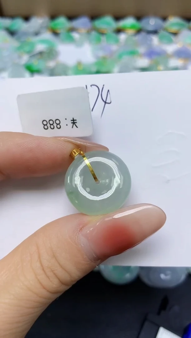 翡翠18K金镶嵌颈饰 天然缅甸翡翠A货