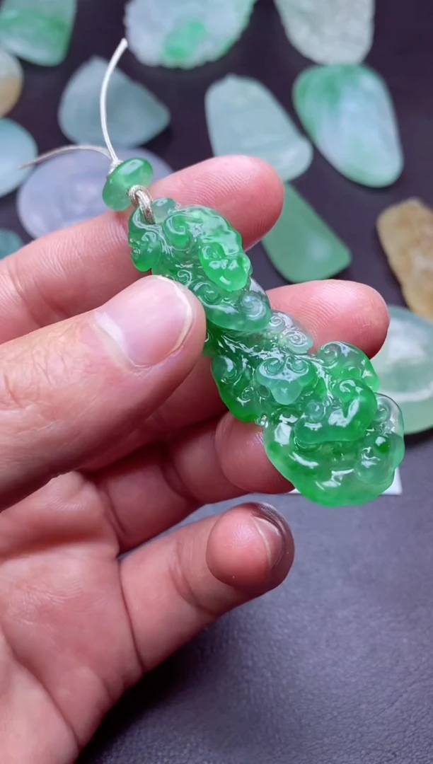 未镶嵌定制翡翠星*?未镶嵌定制翡翠a货翡翠