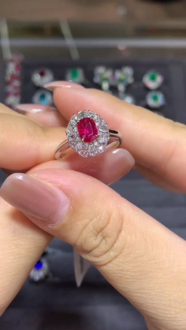 18K金镶嵌戒指红宝石1.09CT