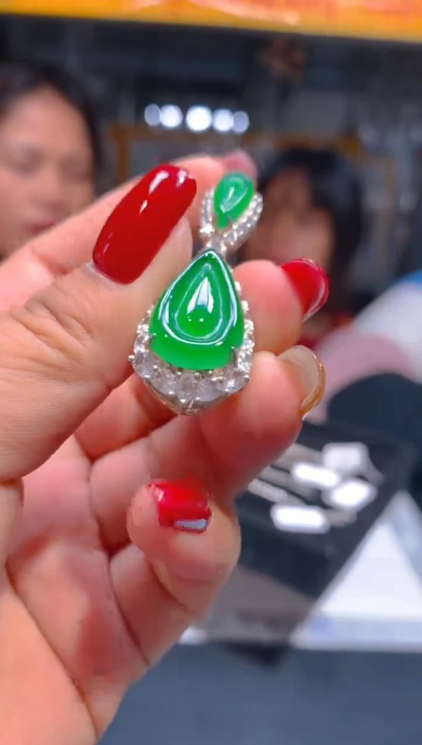 【闪购商品】定制翡翠未镶嵌61定制翡翠-多样性发货（发其一）