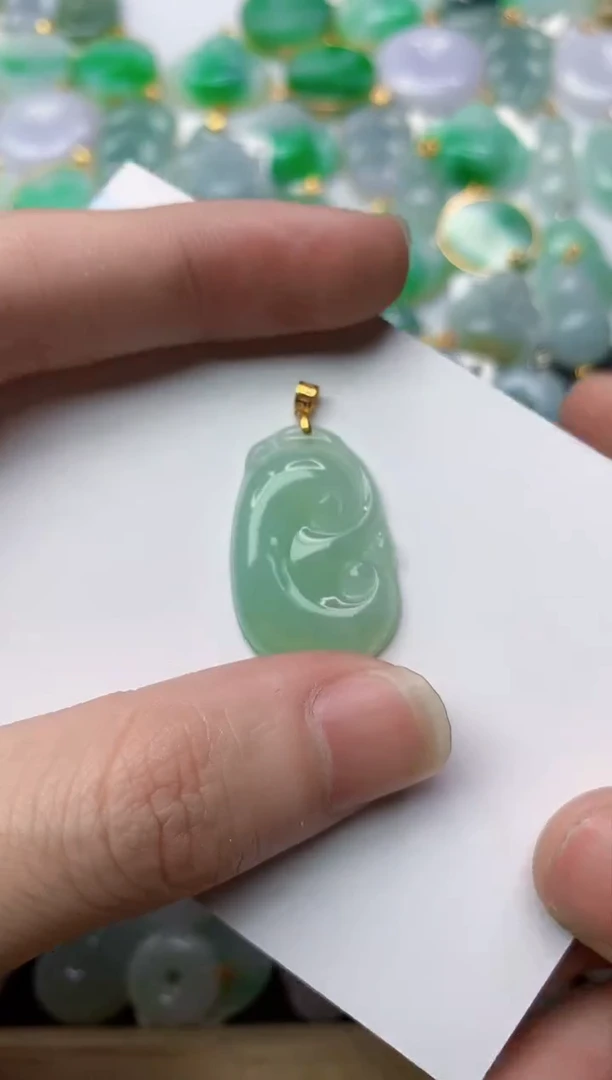 【闪购商品】翡翠颈饰18K金镶嵌26.........