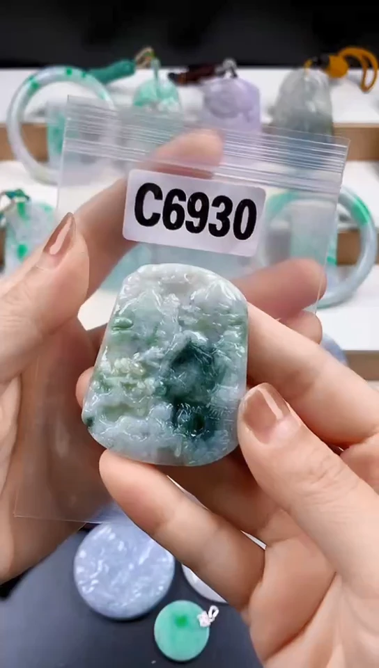 颈饰未镶嵌翡翠天然翡翠吊坠挂件