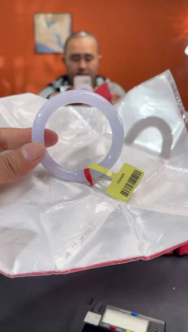 未镶嵌手镯翡翠2        圈口53