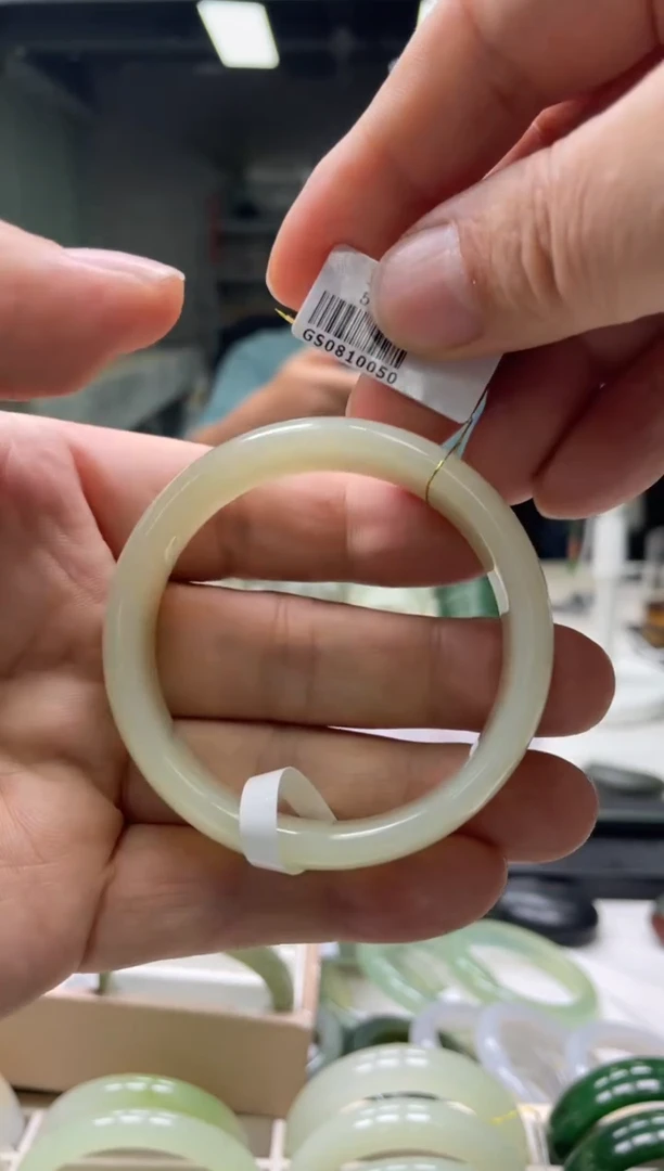 【闪购商品】和田玉手镯未镶嵌编码0050 圈口51-52