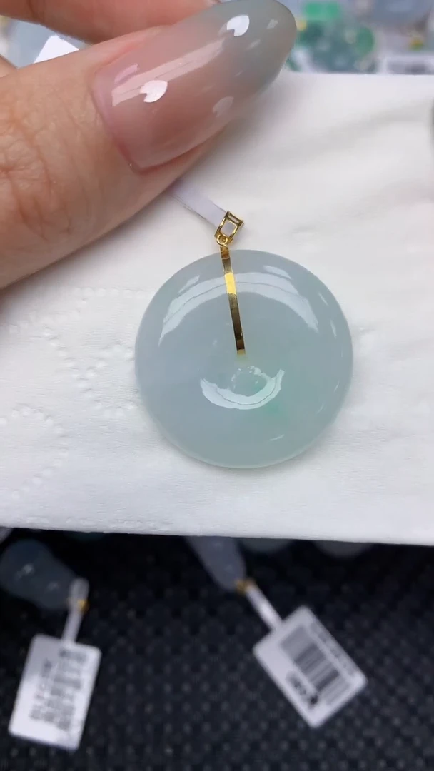 翡翠18K金镶嵌颈饰天然翡翠a货