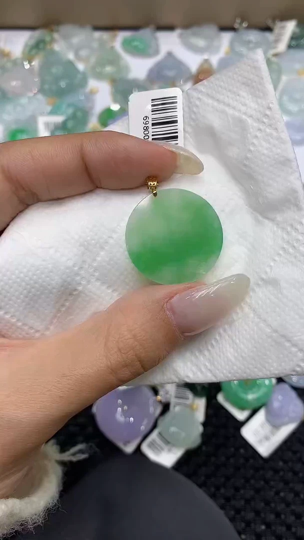 颈饰18K金镶嵌翡翠111111111111