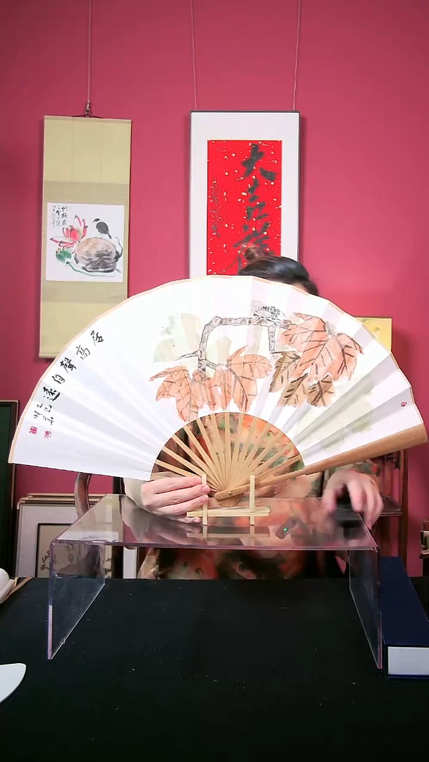 国画于明华折扇作品