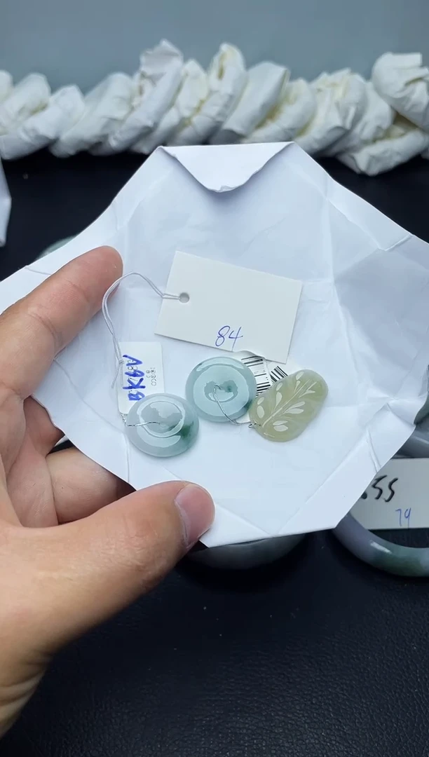 未镶嵌手镯翡翠84