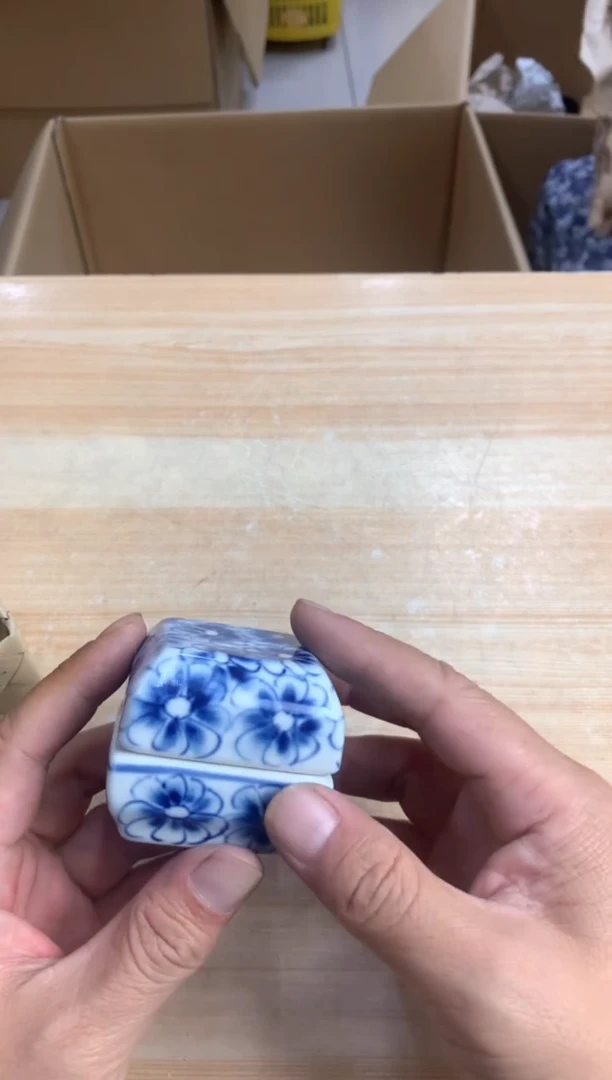 默认微瑕，no退no换，介意勿拍