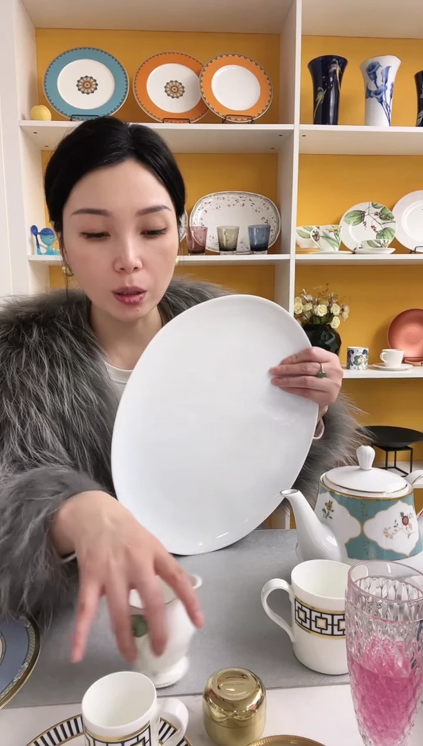 丽固 白瓷 鱼盘 微微瑕