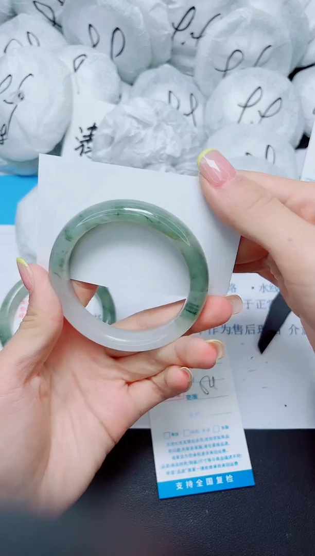 石英质玉手镯未镶嵌60/54