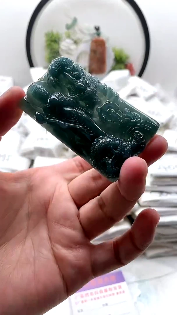 颈饰未镶嵌翡翠大势至