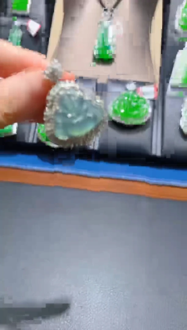 翡翠未镶嵌颈饰天然H05