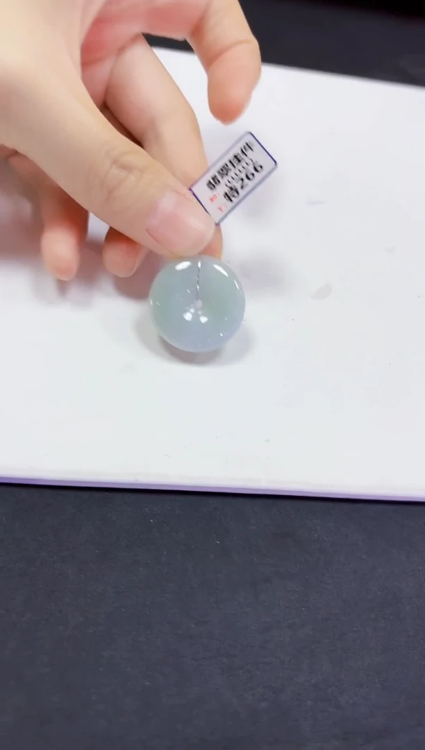 翡翠未镶嵌颈饰挂件