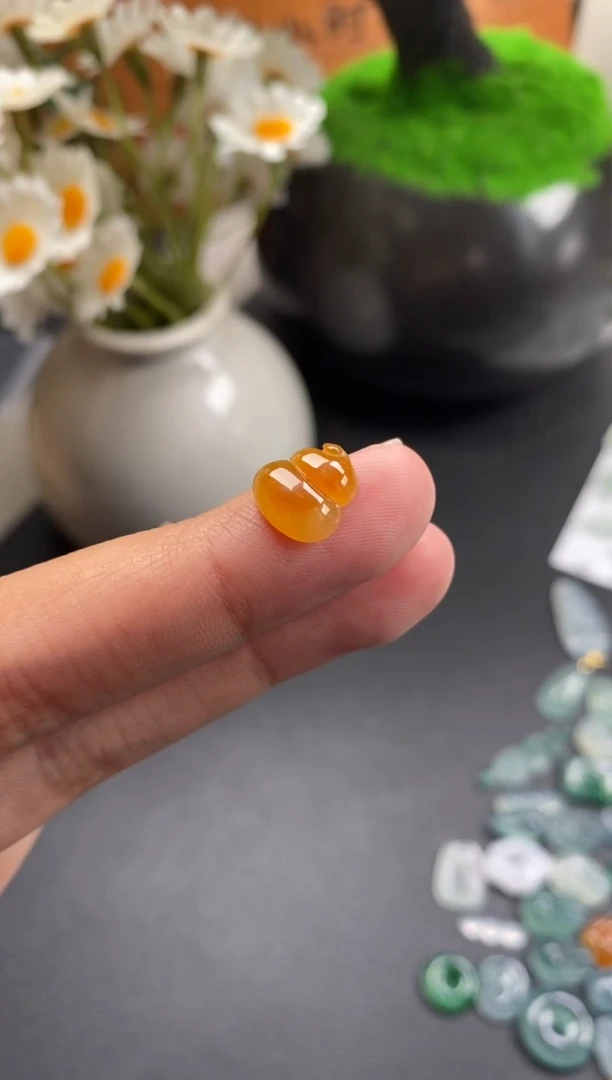 散珠翡翠冰黄翡葫芦