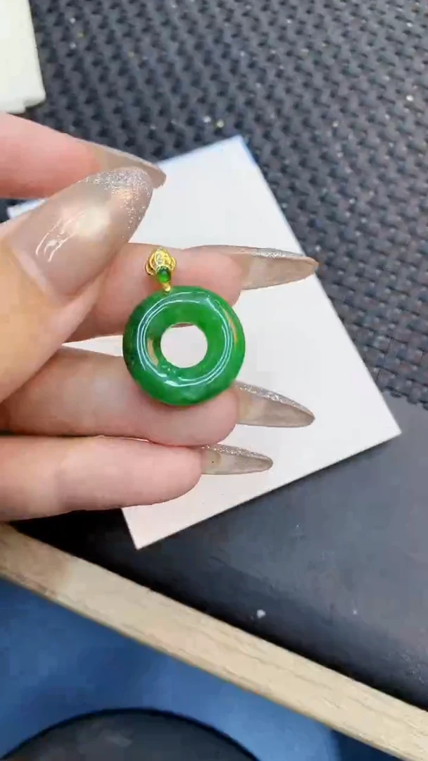 颈饰未镶嵌翡翠多样性发其一