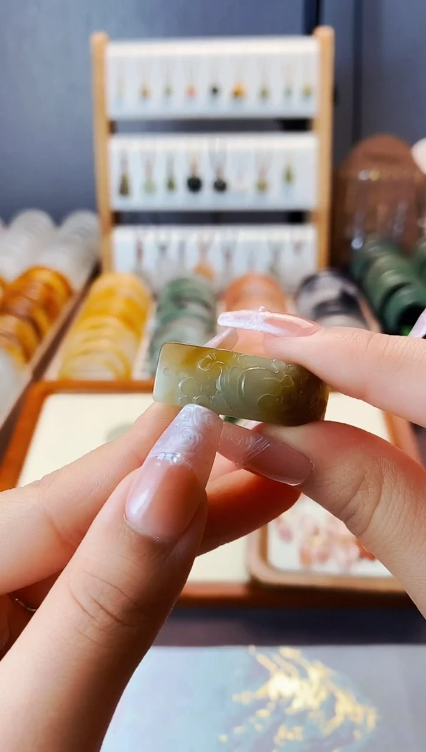 手绳未镶嵌和田玉（糖玉）蓝**空糖